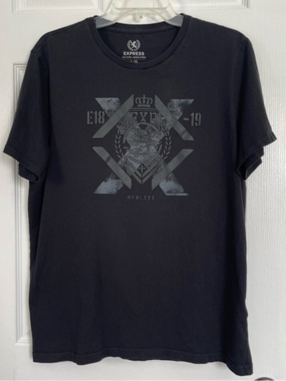 Express Dark Aesthetic Graphic Tee Size L Emo Grunge Edgy Streetwear Dark Indie